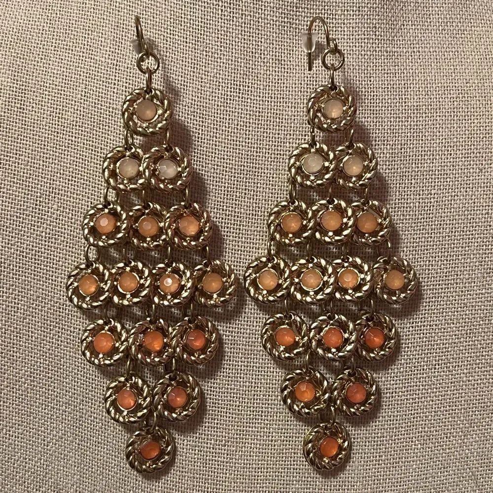 🤯5/$25🤯 Peach Coral Gold Tone Dangle Earrings